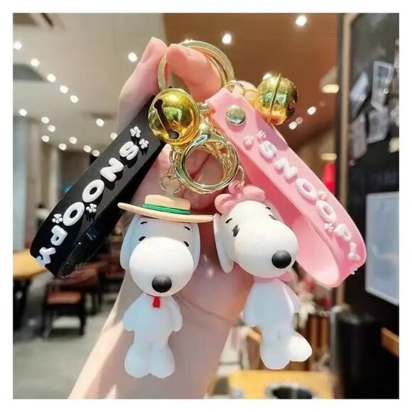 Snoopy Collectible Keychain Pink or Black - Picture 1 of 5